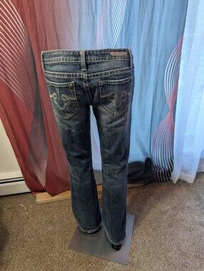 Express Rerock Woman's 6Rx32 With Embroidered Back Pockets